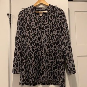 5 for $45/ Chico’s Gray & Black Animal Print Tunic